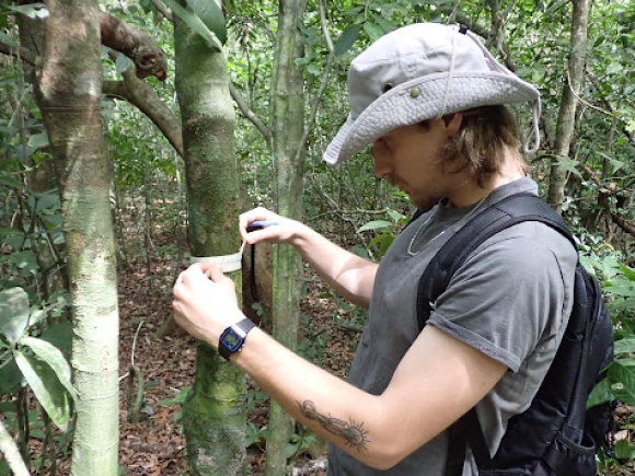 Student Ben Chartrand carrying out his independent research on carbon sequestration at La Calandria Field Station on the 2024 Costa Rica trip. He has since been accepted into the AmeriCorps.